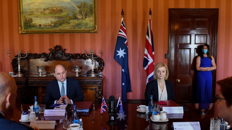 China’s Economic Coercion of Australia a ‘Wake-Up Call’ to World: UK Minister