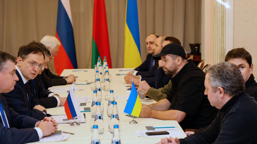 Ukraine Voices Optimism in Peace Talks; Russia Says No Breakthroughs
