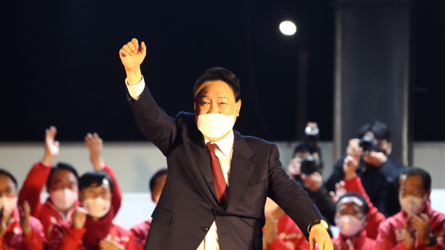Conservative Ex-Top Prosecutor Elected South Korean President