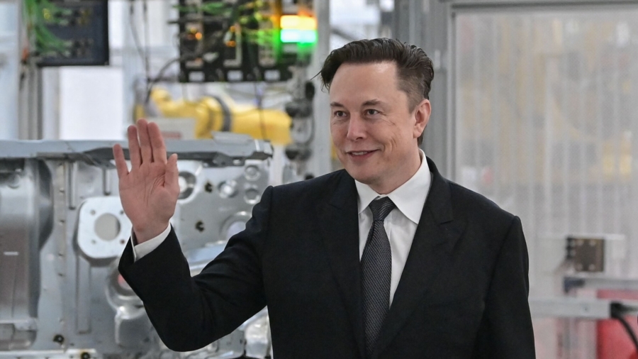 Elon Musk Says He Has a ‘Plan B’ If Twitter Takeover Bid Unsuccessful