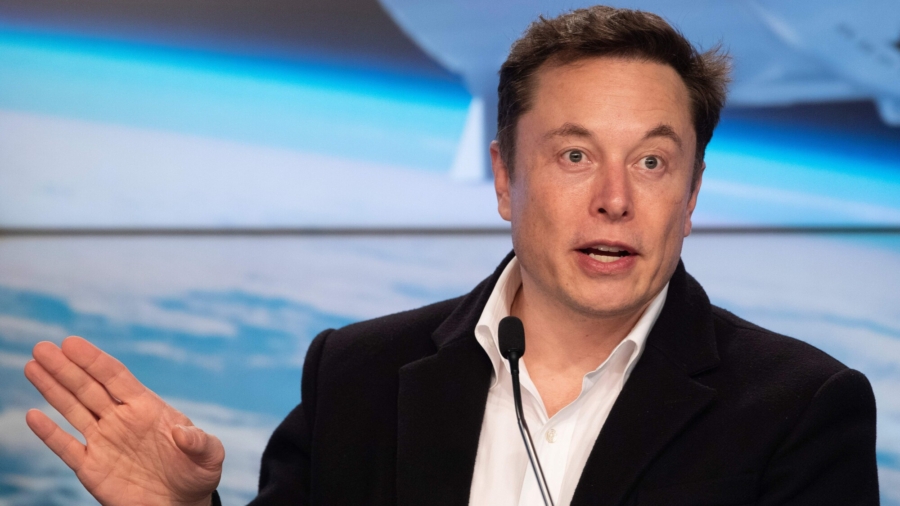 Elon Musk Reacts to Border Crisis, Says Lacking Media Attention ‘Strange’