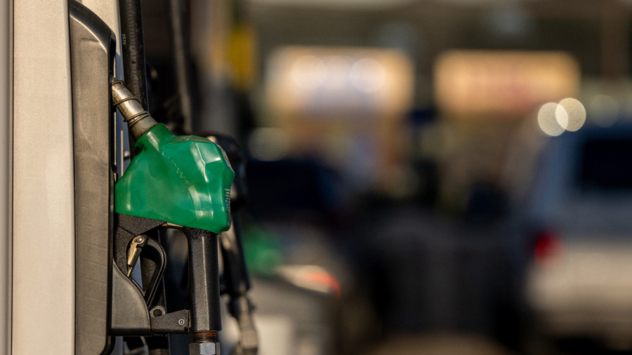 National Gas Prices Drop to $4 per Gallon