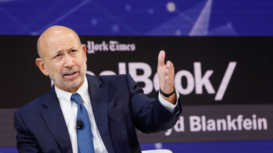 Ex-Goldman Sachs CEO Warns Americans to Prepare for Economic Recession