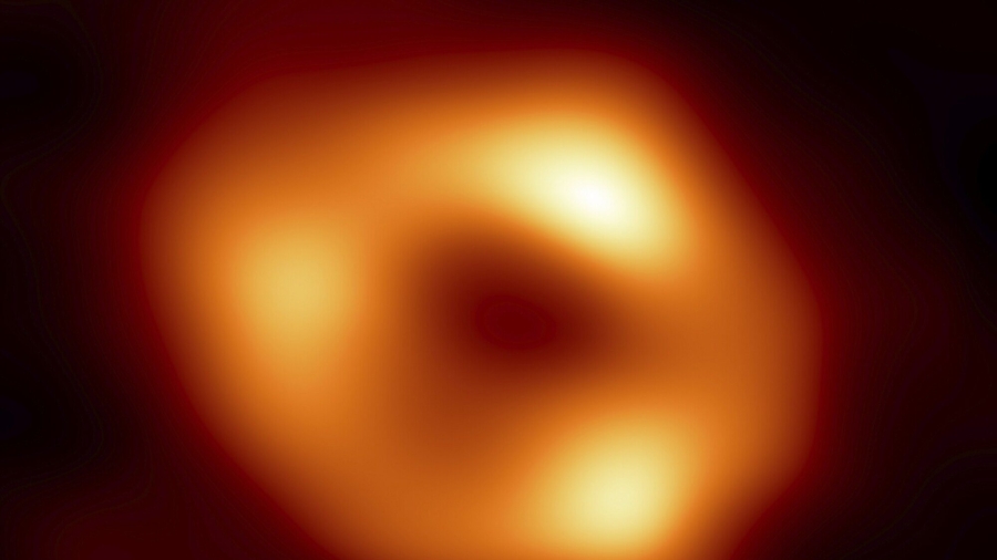 Astronomers Capture 1st Image of Milky Way’s Huge Black Hole