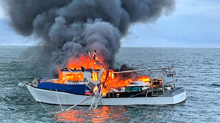 Good Samaritan Rescues Man Whose Boat Was on Fire Off Oregon Coast: Coast Guard