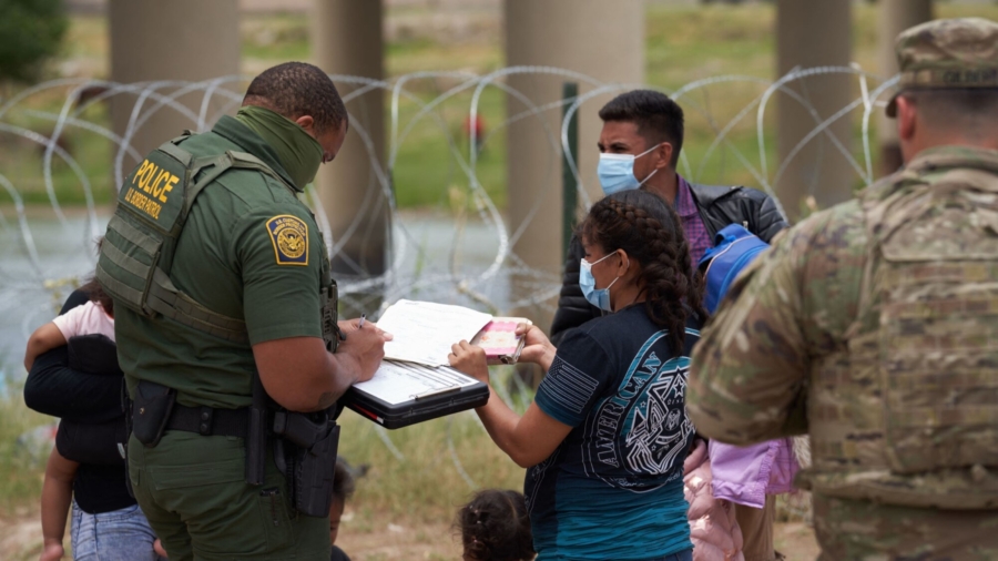 Illegal Immigrant Arrests at US-Mexico Border in May Most in US History