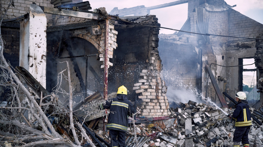 Ukraine’s Zelenskyy Announces Mandatory Evacuation of Donetsk Region