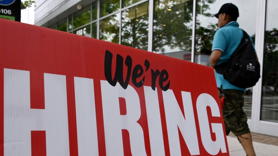 Despite Recession Fears, US Added 372,000 Jobs in June, Topping Estimates