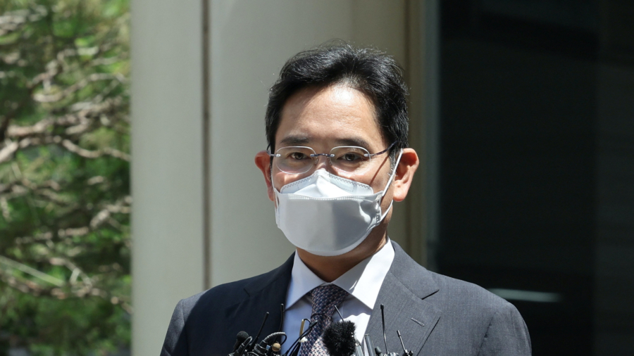 South Korean President Pardons Samsung Leader Jay Y. Lee to Counter ‘Economic Crisis’