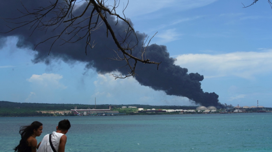 3rd Oil Storage Tank Collapses in Cuba Terminal Following Fire, Spill: Governor