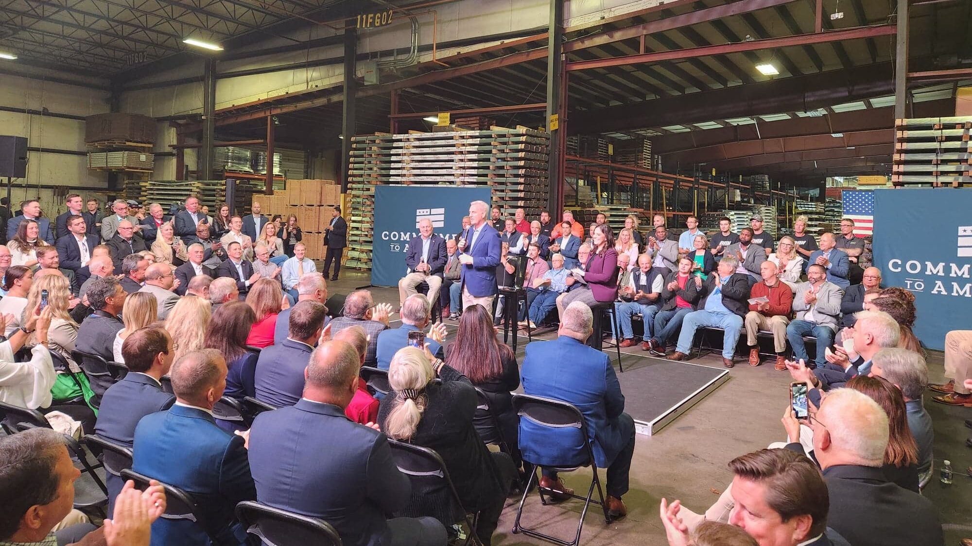 McCarthy, House Republicans Unveil 'Commitment to America' - Vimarsana News