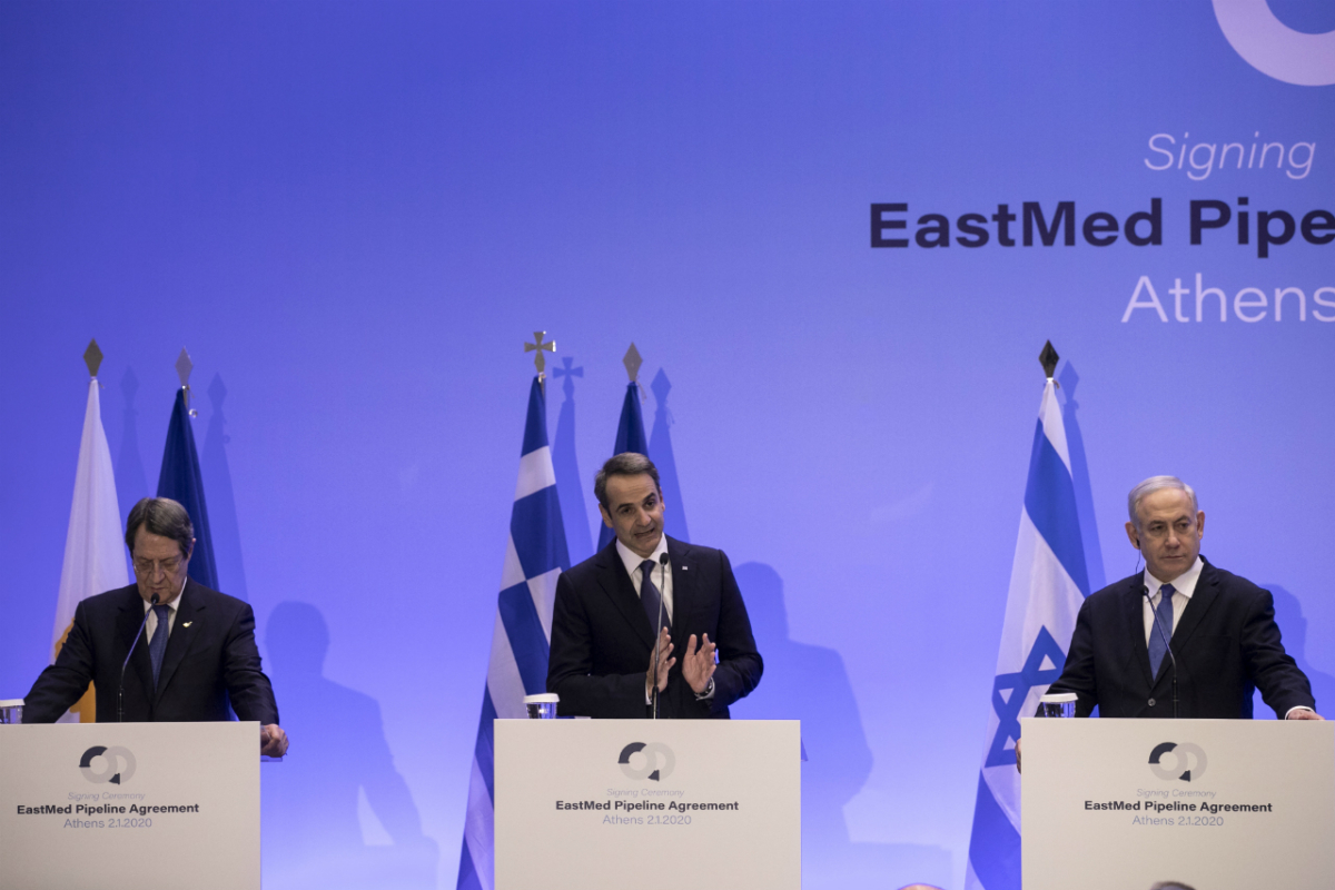 Israeli Prime Minister Benjamin Netanyahu (R) Greece
