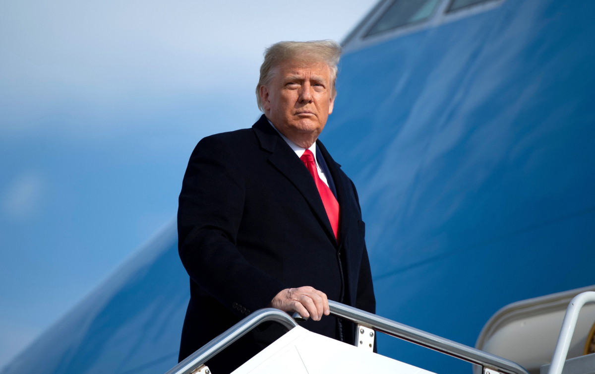 Trump boards Air Force One