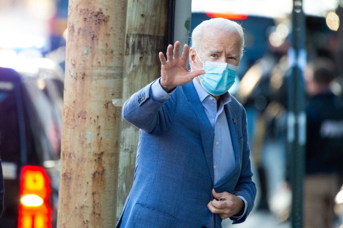 joe-biden-waves