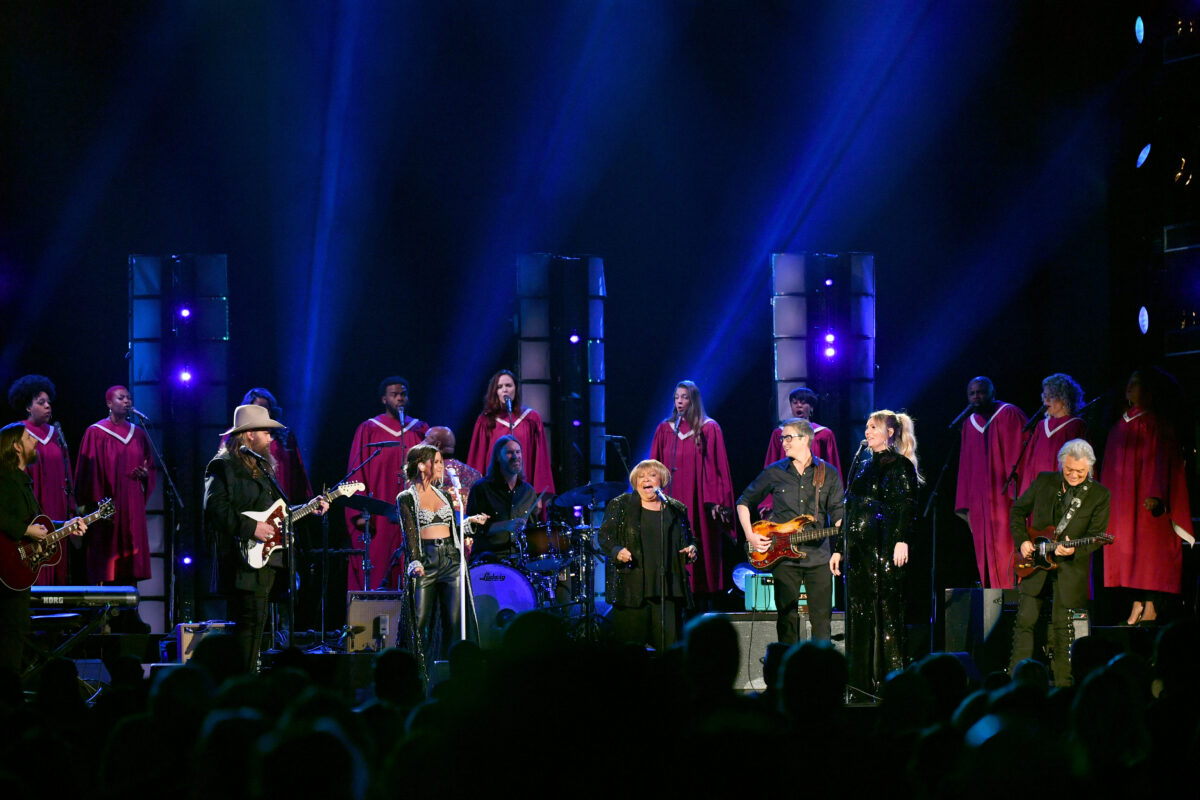 Maren Morris and Chris Stapleton perform onstage during the 52nd annual CMA Awards