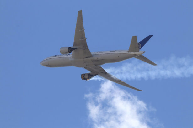 United Airlines Flight 328