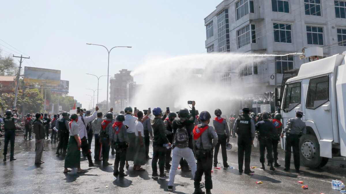 Police use water cannon