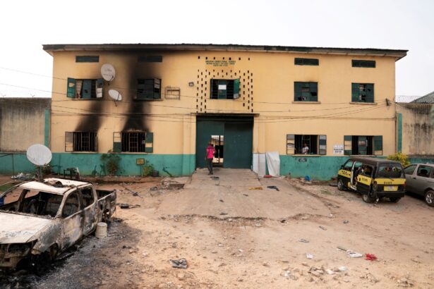 Gunmen-attack-Nigerian-prison