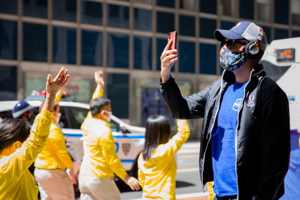 Falun Gong parade