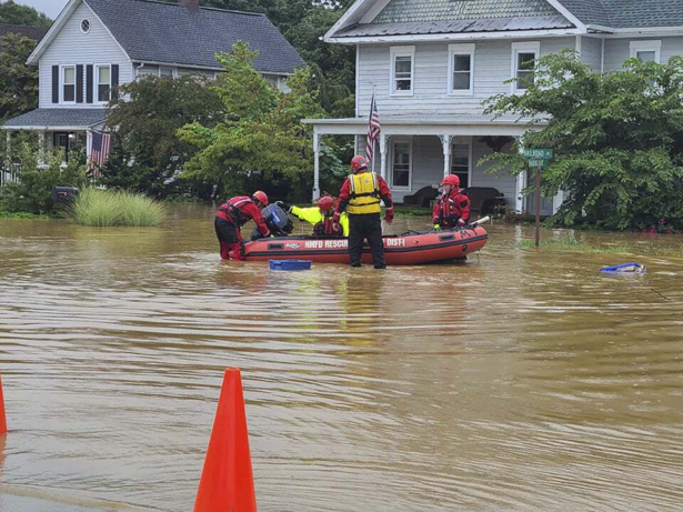 first-responders-help-residents