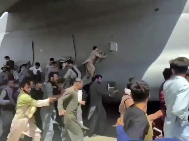 people run along plane