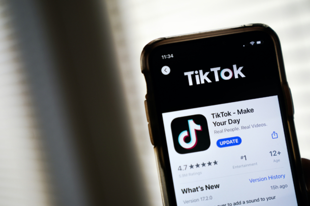 The download page for the TikTok app