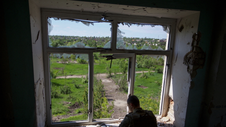 Ukrainian Forces Come Under Renewed Russian Attack in Key Eastern City