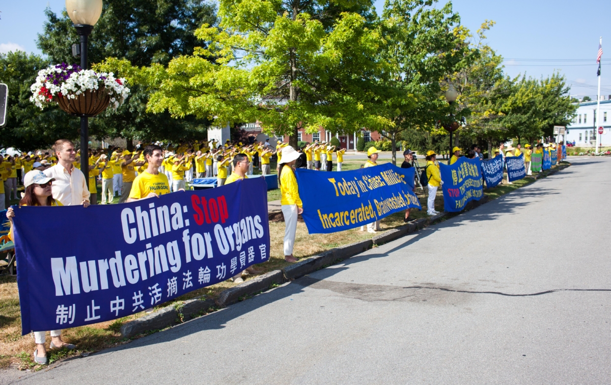 20220717-Falun-Gong-rally-Goshen-petrsvab-7297-